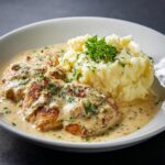 Cremiges Knoblauch-Hühnchen mit Kartoffelpüree