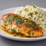 Knoblauchbutter-Hühnchen mit Parmesanreis
