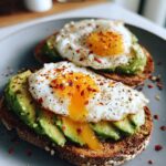 Avocado-Toast mit Ei