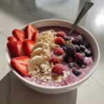 Smoothie Bowl mit Beeren