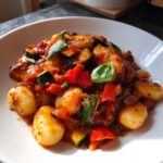 Vegane Gnocchi mit Tomaten-Gemüse-Sauce