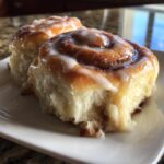 Zimtschnecken klassisch mit Zucker und Zimt